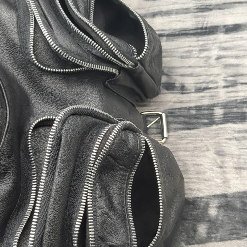 Pele Che Coco Black Leather Bag